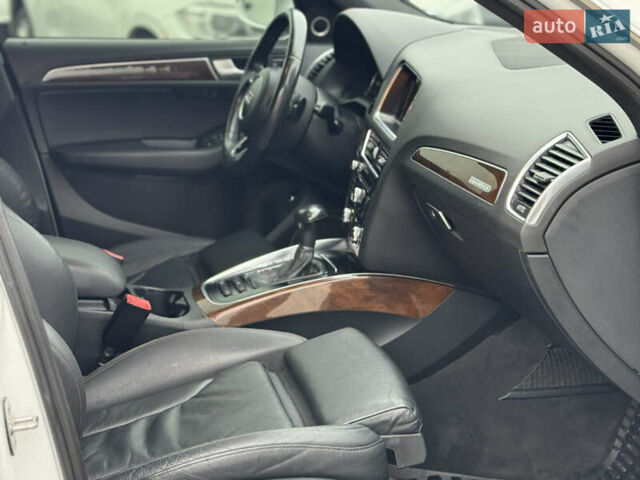 Белый Ауди Ку 5, объемом двигателя 3 л и пробегом 251 тыс. км за 16300 $, фото 19 на Automoto.ua