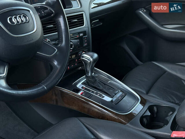 Білий Ауді Ку 5, об'ємом двигуна 2 л та пробігом 196 тис. км за 16300 $, фото 26 на Automoto.ua