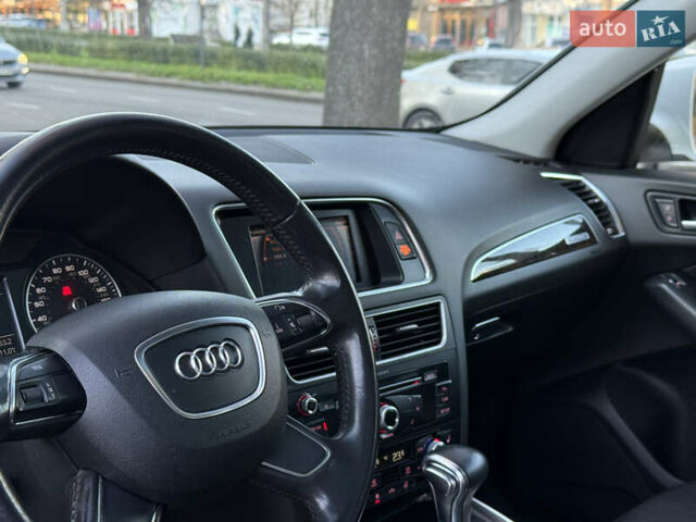 Білий Ауді Ку 5, об'ємом двигуна 2 л та пробігом 196 тис. км за 16300 $, фото 24 на Automoto.ua