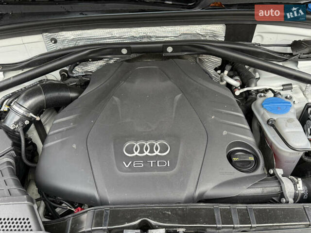 Білий Ауді Ку 5, об'ємом двигуна 3 л та пробігом 181 тис. км за 18999 $, фото 63 на Automoto.ua