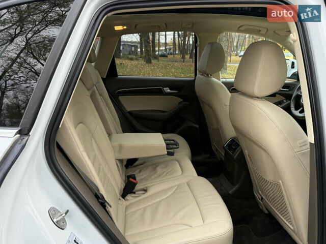 Білий Ауді Ку 5, об'ємом двигуна 3 л та пробігом 181 тис. км за 18999 $, фото 55 на Automoto.ua