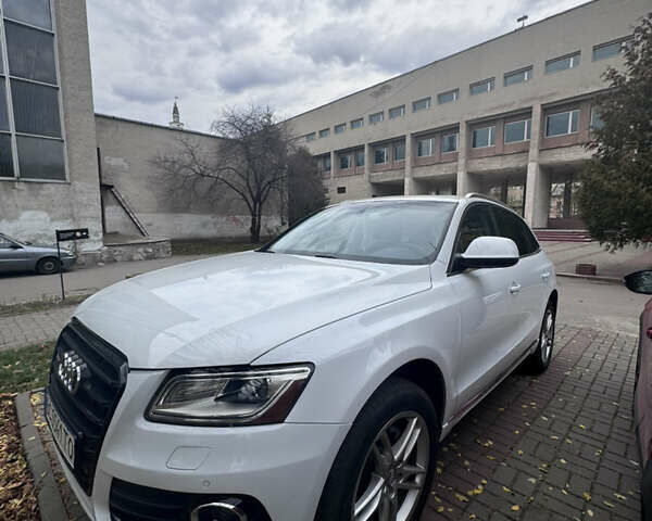 Белый Ауди Ку 5, объемом двигателя 1.98 л и пробегом 212 тыс. км за 15800 $, фото 4 на Automoto.ua