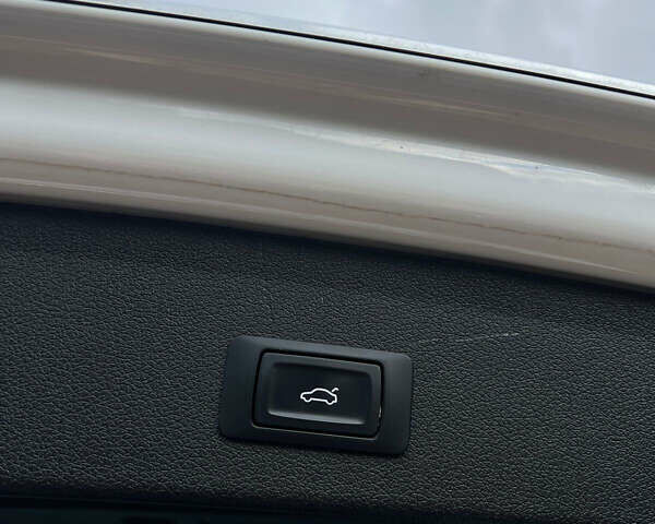 Белый Ауди Ку 5, объемом двигателя 2.97 л и пробегом 198 тыс. км за 21000 $, фото 12 на Automoto.ua