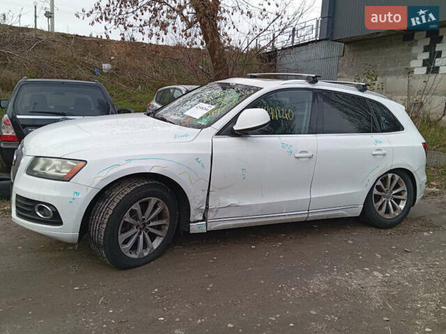 Белый Ауди Ку 5, объемом двигателя 2 л и пробегом 223 тыс. км за 9999 $, фото 5 на Automoto.ua