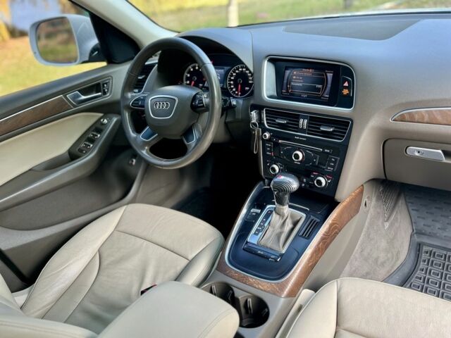 Белый Ауди Ку 5, объемом двигателя 2 л и пробегом 197 тыс. км за 12900 $, фото 22 на Automoto.ua