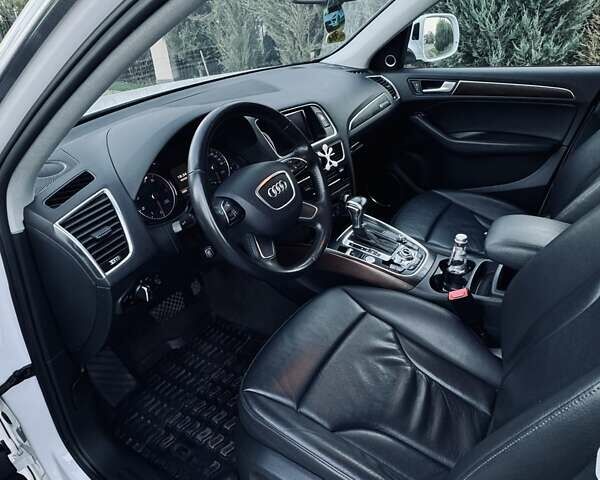 Білий Ауді Ку 5, об'ємом двигуна 1.98 л та пробігом 157 тис. км за 17000 $, фото 6 на Automoto.ua