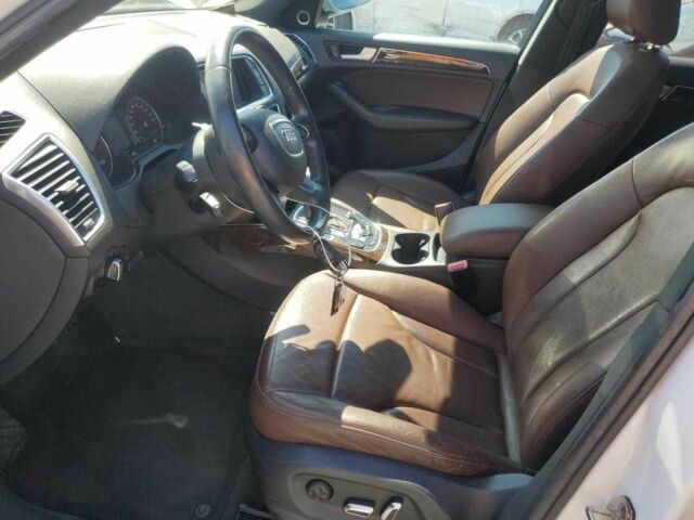 Белый Ауди Ку 5, объемом двигателя 2 л и пробегом 75 тыс. км за 2800 $, фото 6 на Automoto.ua