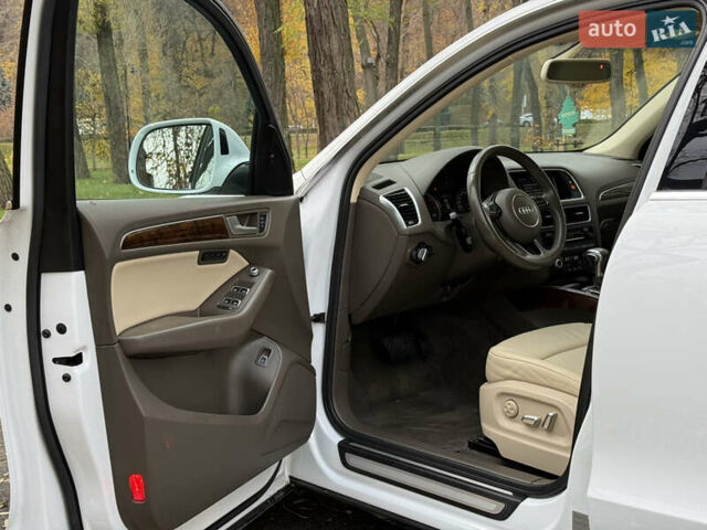 Білий Ауді Ку 5, об'ємом двигуна 3 л та пробігом 181 тис. км за 18999 $, фото 26 на Automoto.ua