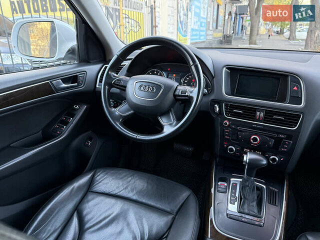 Білий Ауді Ку 5, об'ємом двигуна 2 л та пробігом 196 тис. км за 16300 $, фото 35 на Automoto.ua