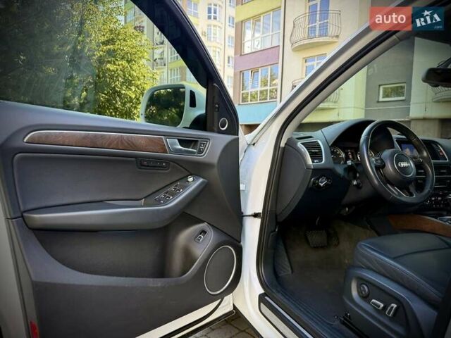 Белый Ауди Ку 5, объемом двигателя 1.98 л и пробегом 230 тыс. км за 19750 $, фото 20 на Automoto.ua