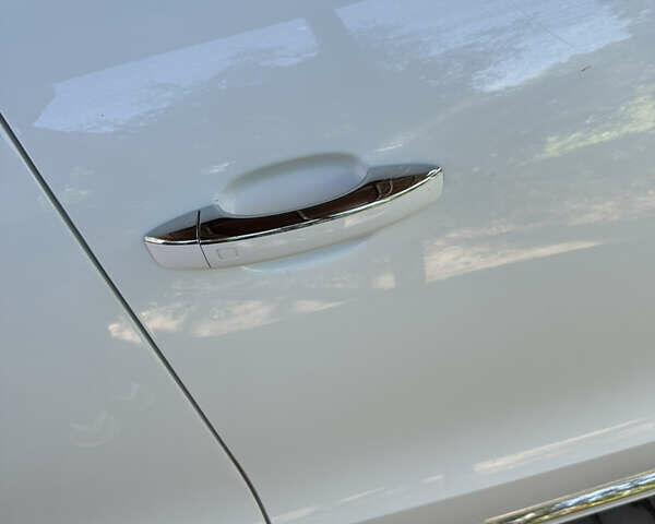 Белый Ауди Ку 5, объемом двигателя 1.98 л и пробегом 240 тыс. км за 15800 $, фото 14 на Automoto.ua