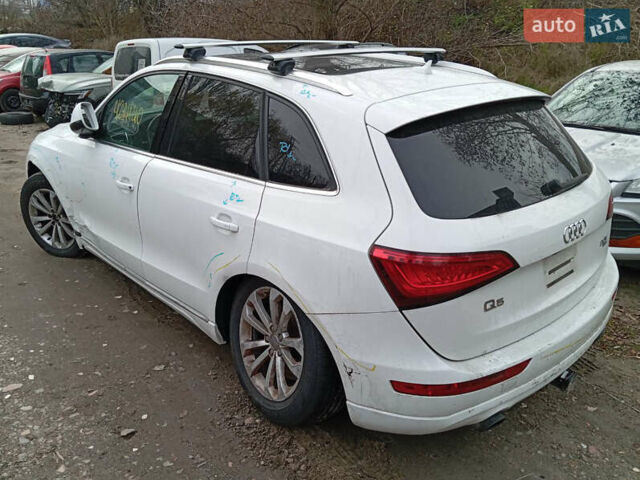 Белый Ауди Ку 5, объемом двигателя 2 л и пробегом 223 тыс. км за 9999 $, фото 4 на Automoto.ua