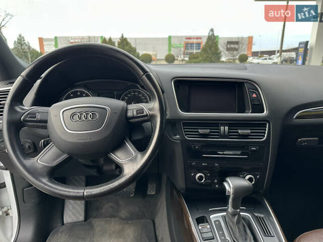 Білий Ауді Ку 5, об'ємом двигуна 2 л та пробігом 237 тис. км за 14250 $, фото 27 на Automoto.ua