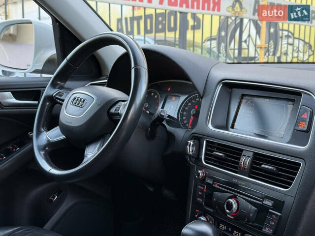 Білий Ауді Ку 5, об'ємом двигуна 2 л та пробігом 196 тис. км за 16300 $, фото 42 на Automoto.ua