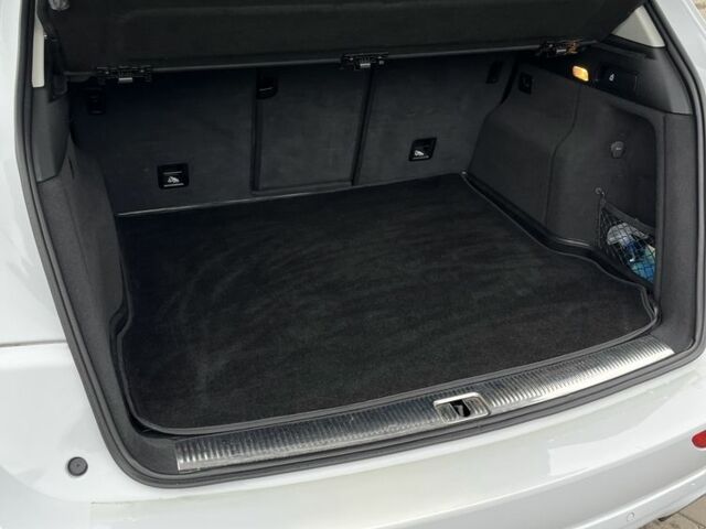 Белый Ауди Ку 5, объемом двигателя 3 л и пробегом 220 тыс. км за 17800 $, фото 11 на Automoto.ua