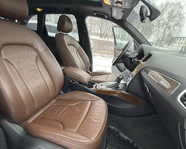 Белый Ауди Ку 5, объемом двигателя 2 л и пробегом 150 тыс. км за 17000 $, фото 25 на Automoto.ua