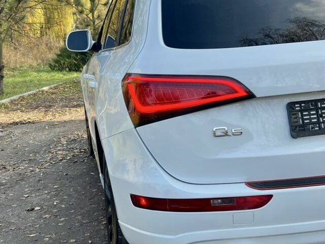 Белый Ауди Ку 5, объемом двигателя 2 л и пробегом 197 тыс. км за 12900 $, фото 12 на Automoto.ua