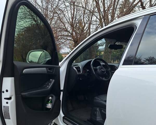 Белый Ауди Ку 5, объемом двигателя 1.97 л и пробегом 160 тыс. км за 24499 $, фото 16 на Automoto.ua