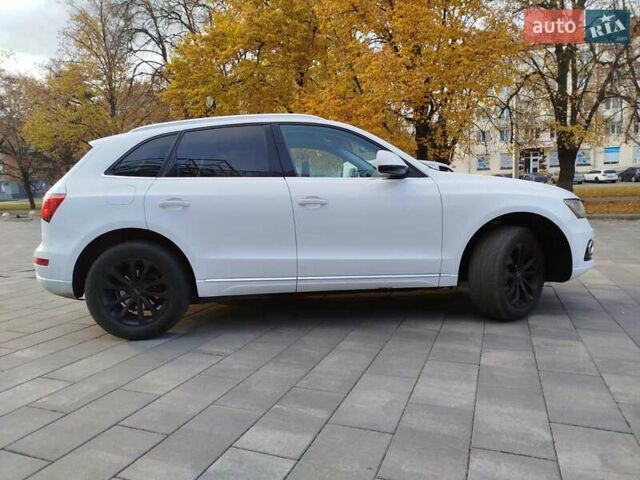 Белый Ауди Ку 5, объемом двигателя 2 л и пробегом 213 тыс. км за 13000 $, фото 57 на Automoto.ua