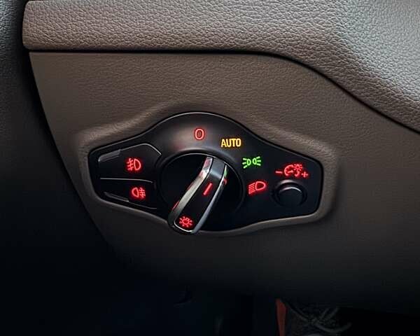 Белый Ауди Ку 5, объемом двигателя 3 л и пробегом 131 тыс. км за 17300 $, фото 58 на Automoto.ua
