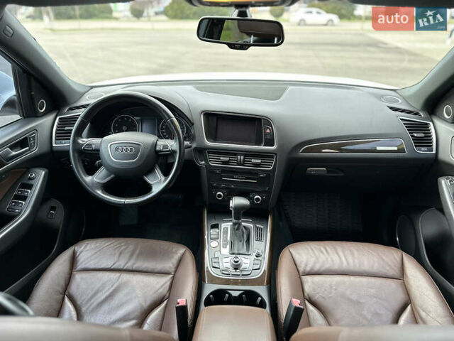 Білий Ауді Ку 5, об'ємом двигуна 2 л та пробігом 237 тис. км за 14250 $, фото 21 на Automoto.ua