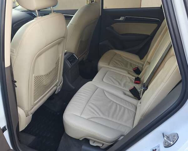 Белый Ауди Ку 5, объемом двигателя 1.98 л и пробегом 239 тыс. км за 14599 $, фото 5 на Automoto.ua