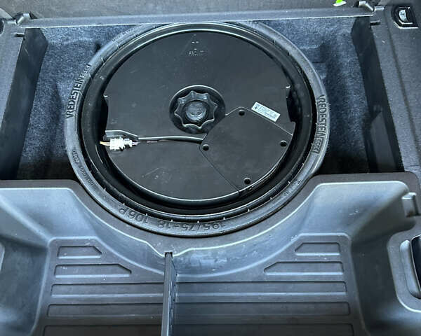 Белый Ауди Ку 5, объемом двигателя 1.98 л и пробегом 240 тыс. км за 15800 $, фото 3 на Automoto.ua