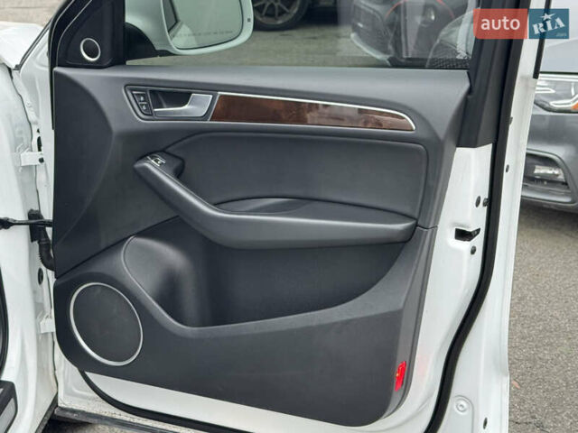 Белый Ауди Ку 5, объемом двигателя 3 л и пробегом 251 тыс. км за 16300 $, фото 18 на Automoto.ua