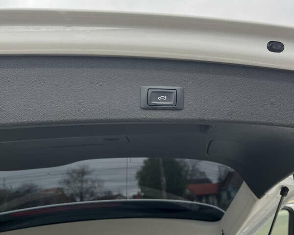 Белый Ауди Ку 5, объемом двигателя 2.97 л и пробегом 223 тыс. км за 16500 $, фото 5 на Automoto.ua