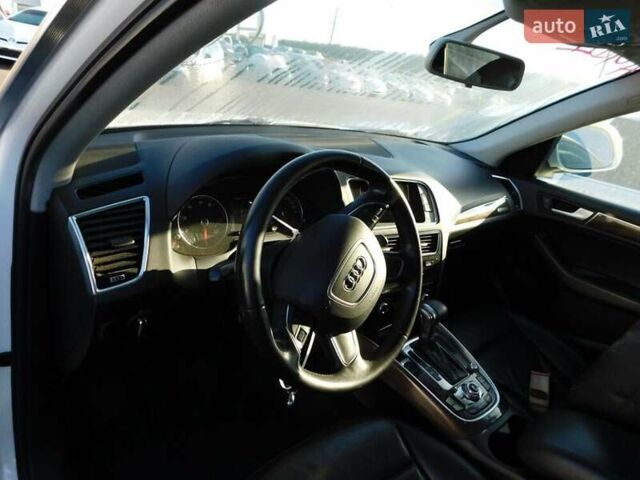 Белый Ауди Ку 5, объемом двигателя 2 л и пробегом 213 тыс. км за 13000 $, фото 78 на Automoto.ua