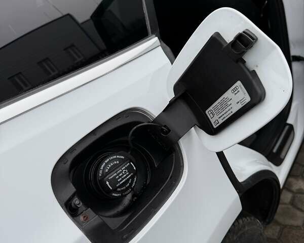 Білий Ауді Ку 5, об'ємом двигуна 1.98 л та пробігом 197 тис. км за 14999 $, фото 63 на Automoto.ua