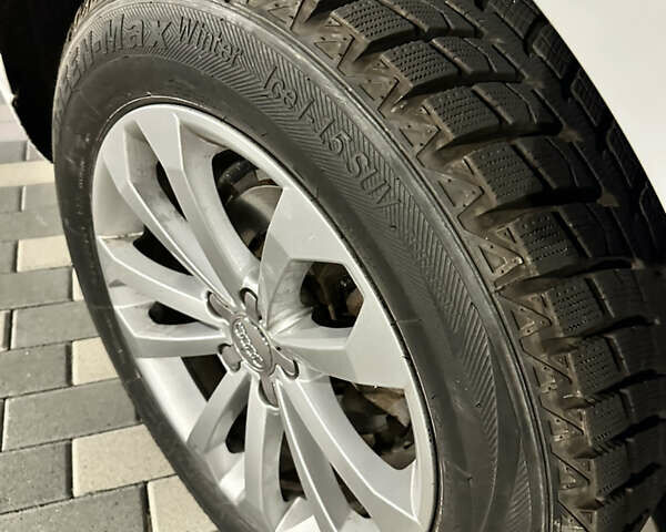 Білий Ауді Ку 5, об'ємом двигуна 2 л та пробігом 250 тис. км за 14000 $, фото 14 на Automoto.ua