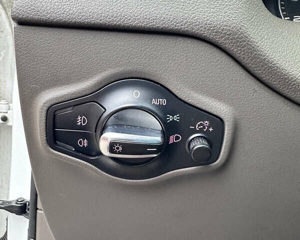 Белый Ауди Ку 5, объемом двигателя 1.98 л и пробегом 196 тыс. км за 8999 $, фото 15 на Automoto.ua