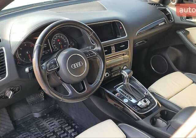 Білий Ауді Ку 5, об'ємом двигуна 2.97 л та пробігом 224 тис. км за 22999 $, фото 10 на Automoto.ua