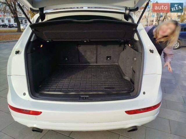 Белый Ауди Ку 5, объемом двигателя 2 л и пробегом 213 тыс. км за 13000 $, фото 23 на Automoto.ua