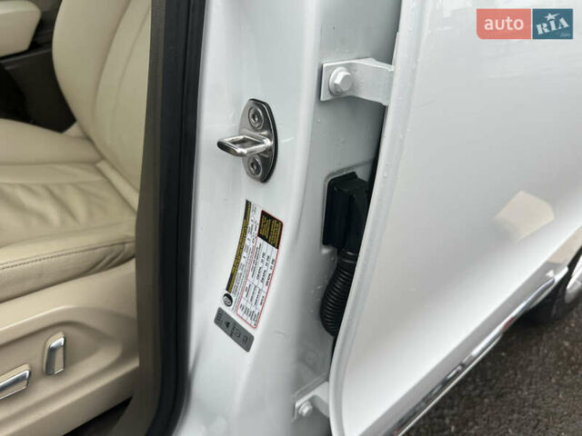 Білий Ауді Ку 5, об'ємом двигуна 2 л та пробігом 200 тис. км за 14990 $, фото 49 на Automoto.ua