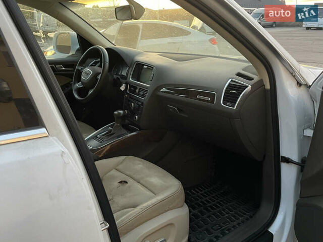 Білий Ауді Ку 5, об'ємом двигуна 2 л та пробігом 203 тис. км за 9950 $, фото 11 на Automoto.ua