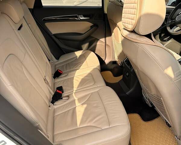 Белый Ауди Ку 5, объемом двигателя 1.98 л и пробегом 148 тыс. км за 22100 $, фото 10 на Automoto.ua
