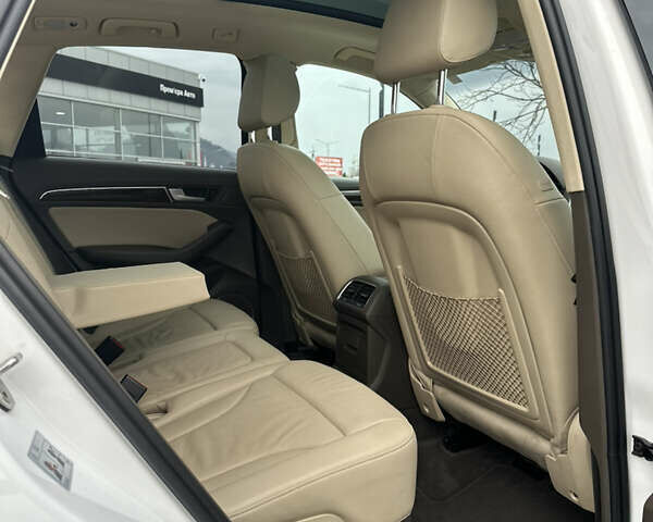 Білий Ауді Ку 5, об'ємом двигуна 2 л та пробігом 113 тис. км за 16500 $, фото 16 на Automoto.ua