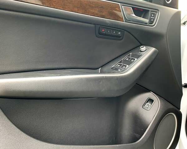 Белый Ауди Ку 5, объемом двигателя 3 л и пробегом 127 тыс. км за 18500 $, фото 16 на Automoto.ua