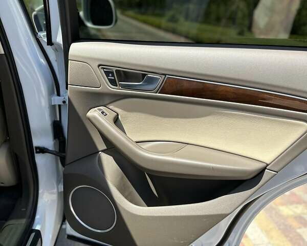 Білий Ауді Ку 5, об'ємом двигуна 1.98 л та пробігом 216 тис. км за 17500 $, фото 23 на Automoto.ua