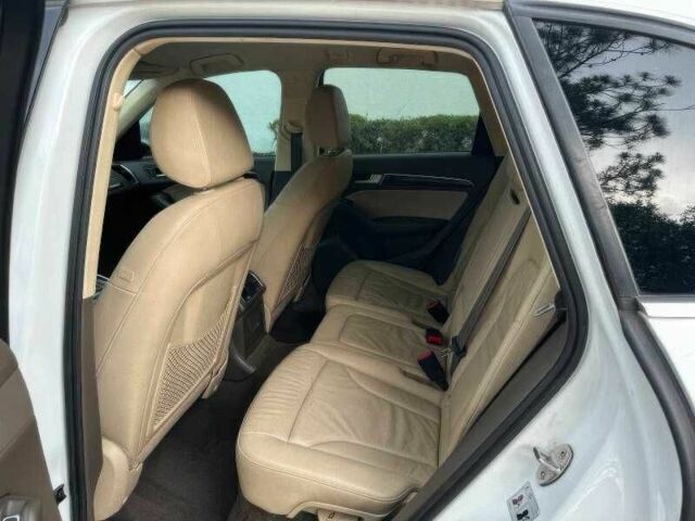 Белый Ауди Ку 5, объемом двигателя 2 л и пробегом 109 тыс. км за 7500 $, фото 10 на Automoto.ua