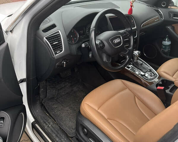 Белый Ауди Ку 5, объемом двигателя 1.98 л и пробегом 206 тыс. км за 16500 $, фото 3 на Automoto.ua