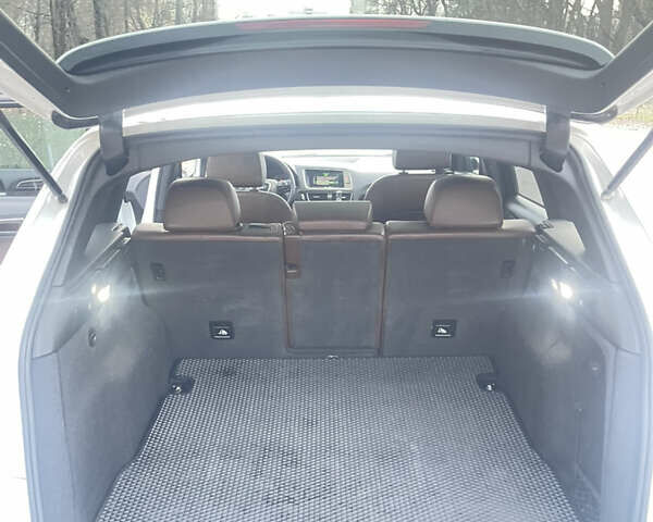 Білий Ауді Ку 5, об'ємом двигуна 1.98 л та пробігом 206 тис. км за 12950 $, фото 9 на Automoto.ua