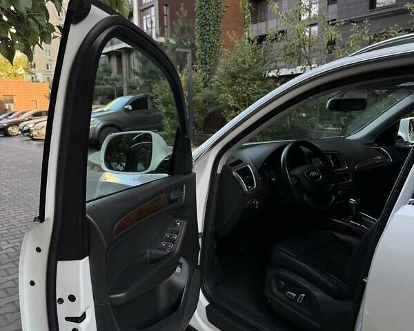 Белый Ауди Ку 5, объемом двигателя 2 л и пробегом 122 тыс. км за 17000 $, фото 40 на Automoto.ua