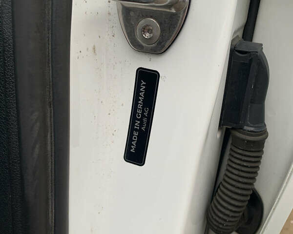 Білий Ауді Ку 5, об'ємом двигуна 2 л та пробігом 199 тис. км за 20900 $, фото 34 на Automoto.ua