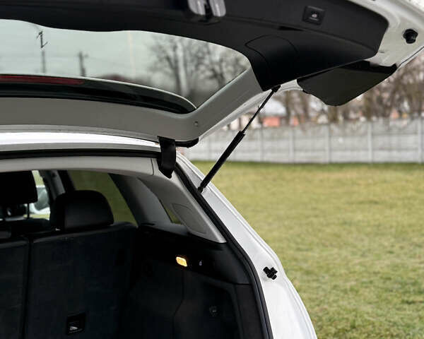 Белый Ауди Ку 5, объемом двигателя 3 л и пробегом 244 тыс. км за 18900 $, фото 19 на Automoto.ua