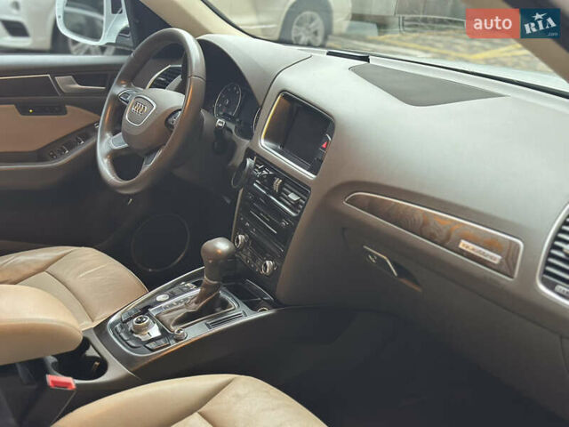 Белый Ауди Ку 5, объемом двигателя 2 л и пробегом 155 тыс. км за 24500 $, фото 33 на Automoto.ua