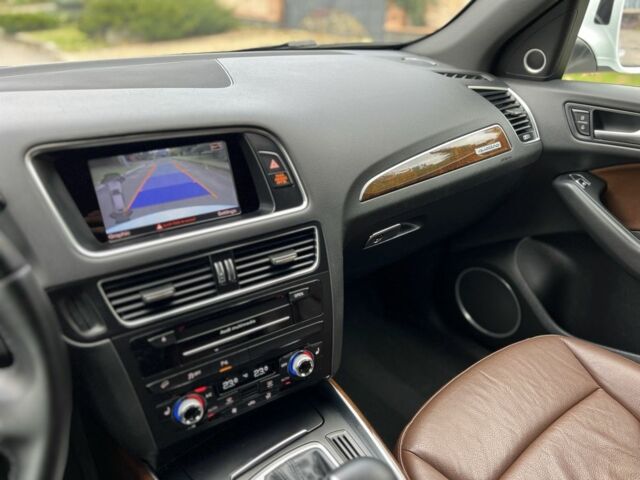 Білий Ауді Ку 5, об'ємом двигуна 2 л та пробігом 167 тис. км за 14699 $, фото 12 на Automoto.ua