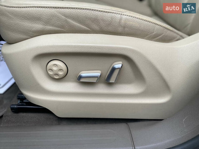 Белый Ауди Ку 5, объемом двигателя 0 л и пробегом 93 тыс. км за 15950 $, фото 13 на Automoto.ua